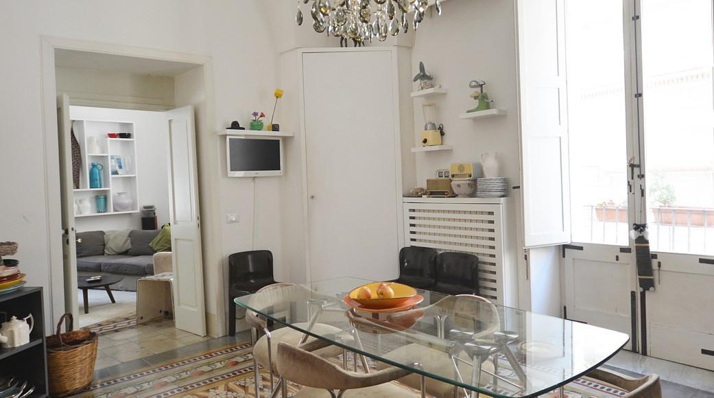 Kitchen - Dining room